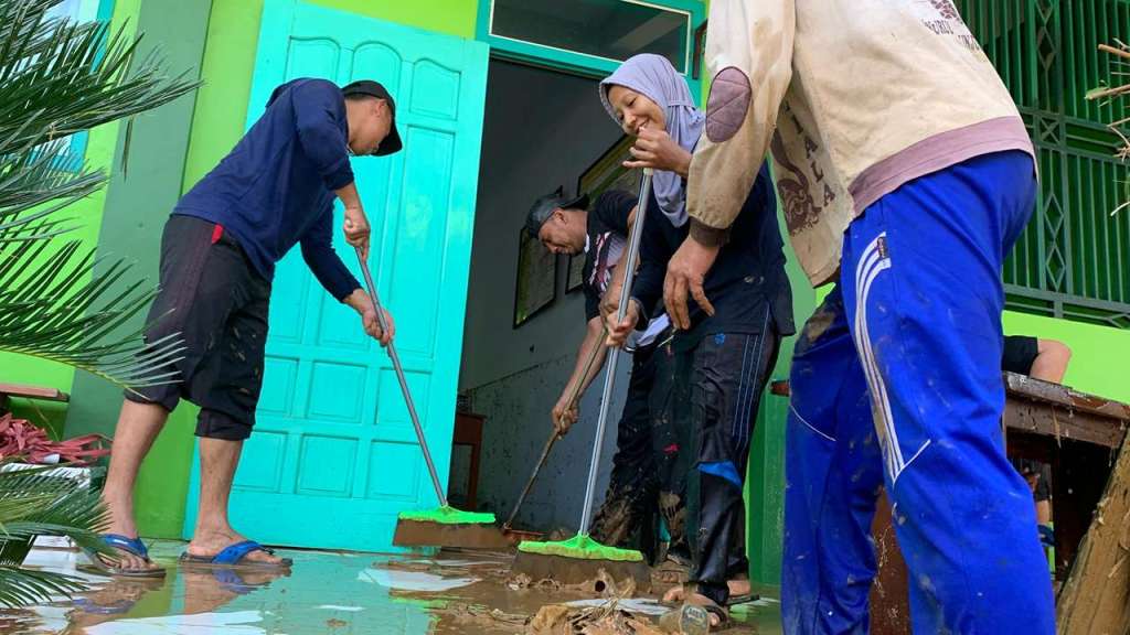 Banjir Munjungan, Salah Satu Sekolah Tembok Jebol dan Menyisakan&nbsp;Lumpur