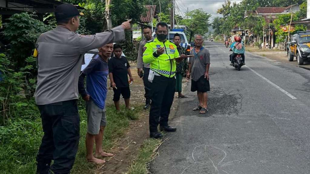 Laka Maut Jalan Jatiprahu Karangan, Motor Tabrak Nenek Pejalan&nbsp;Kaki