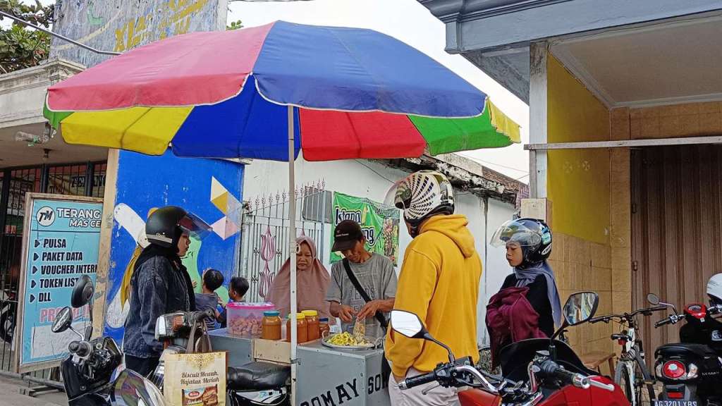 Lezatnya Somay Rejowinangun Trenggalek, Jualan Keliling Sejak&nbsp;2009