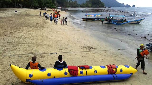 Disparbud Trenggalek Stop Wahana Banana Boat di Pasir Putih&nbsp;Karanggongso