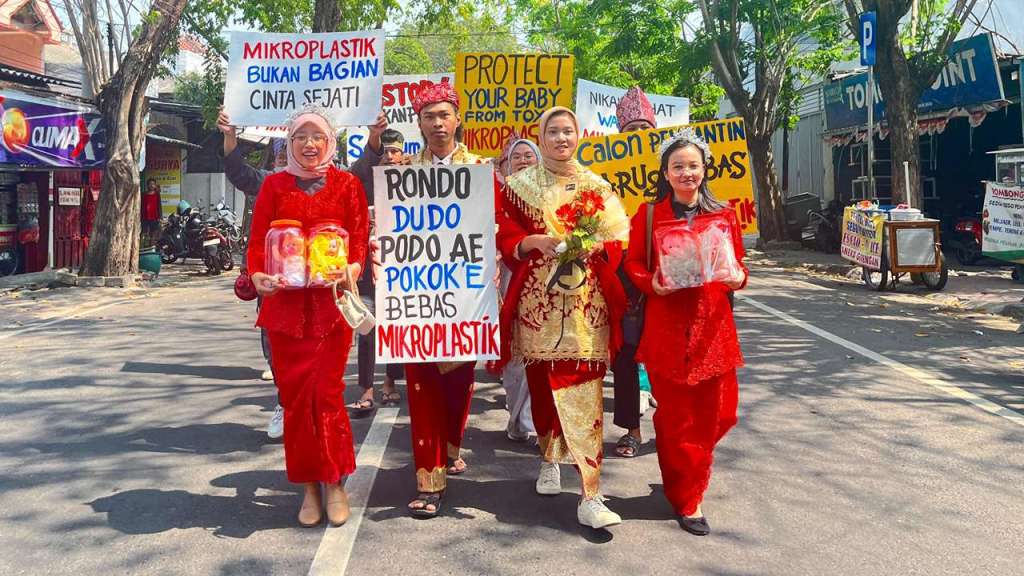 Ecoton Dorong Kemenag Gresik Supaya Calon Pengantin Wajib Uji&nbsp;Mikroplastik